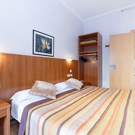 Affittacamere Ciudad Condal - Paseo De Gracia 3*